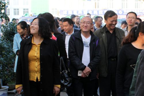 花木城副总司理吴岩宋
